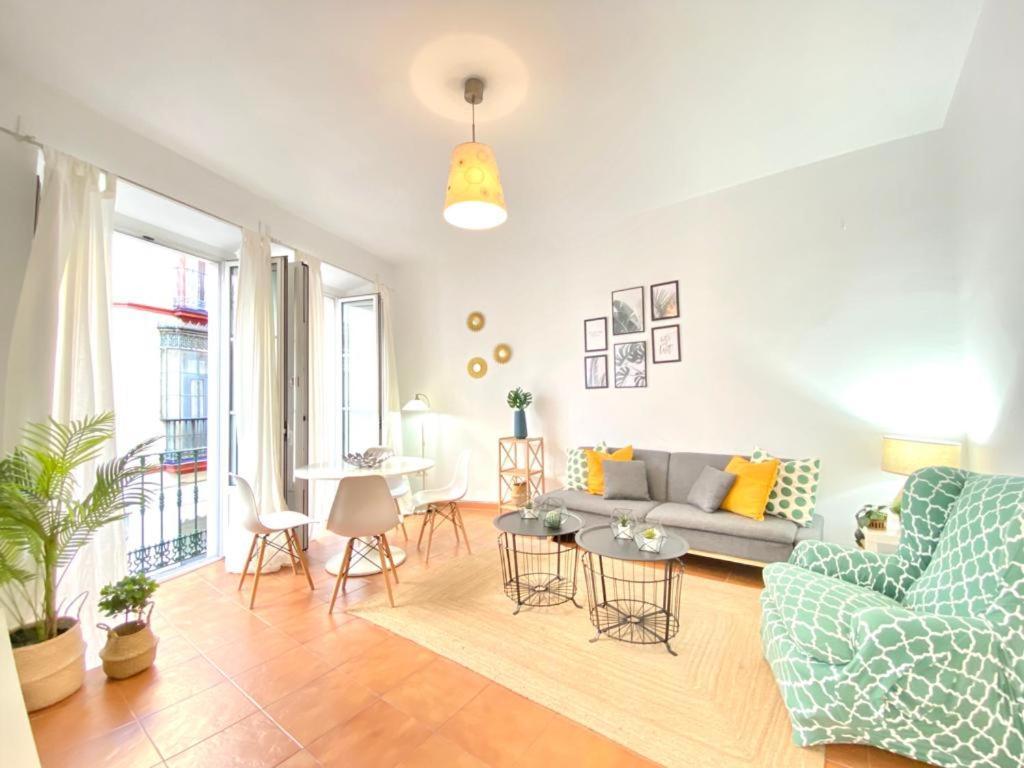 Superb Apartment In Downtown Of Sevilla ,Parking Optional, Top !! Kültér fotó