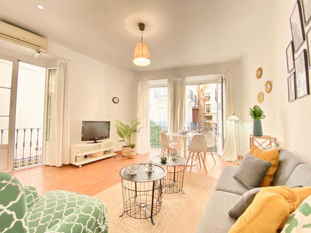 Superb Apartment In Downtown Of Sevilla ,Parking Optional, Top !! Kültér fotó