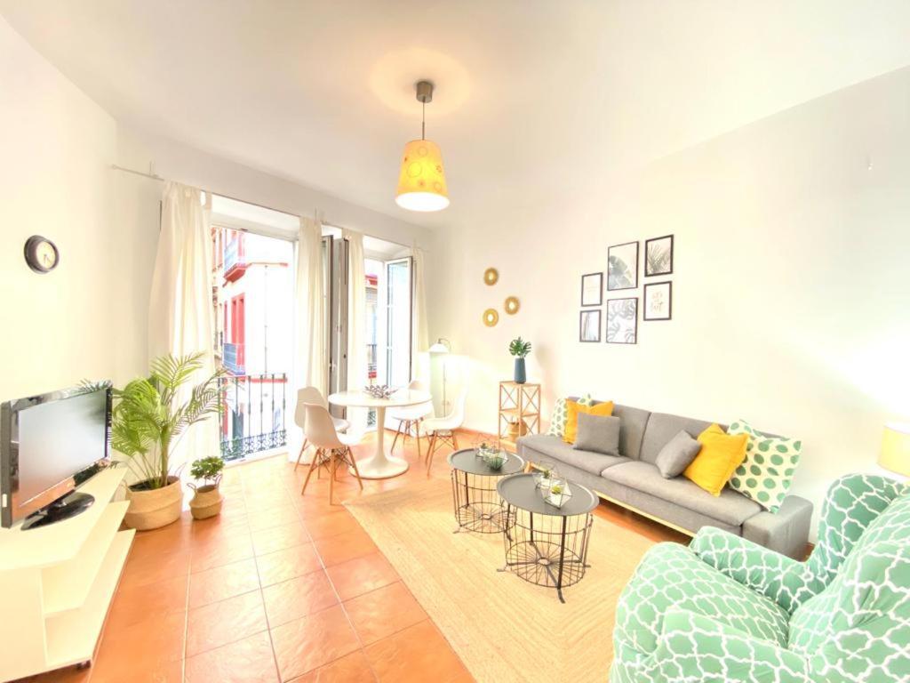 Superb Apartment In Downtown Of Sevilla ,Parking Optional, Top !! Kültér fotó